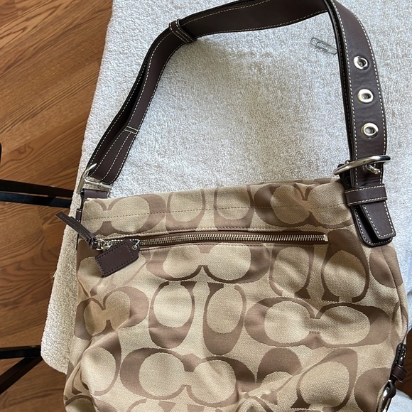 Coach purse-Brown and tan - Picture 5 of 11